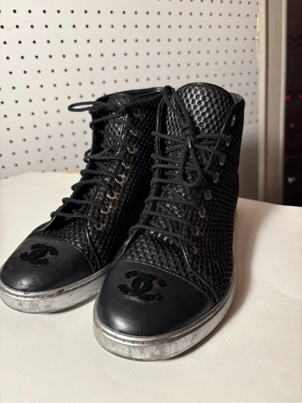 CHANEL Black Lace-Up High-Top Women's sneakers
